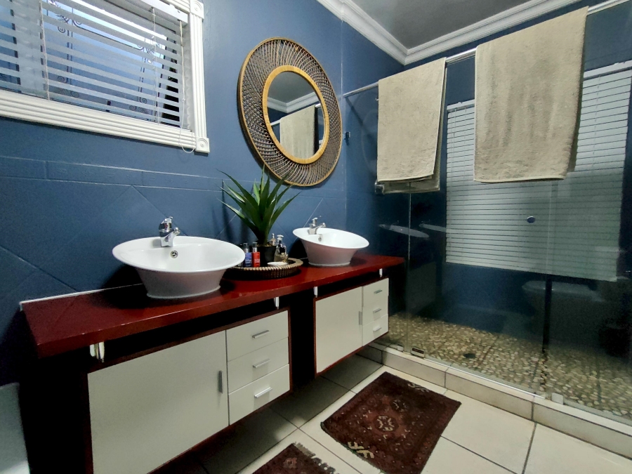 4 Bedroom Property for Sale in The Coves North West
